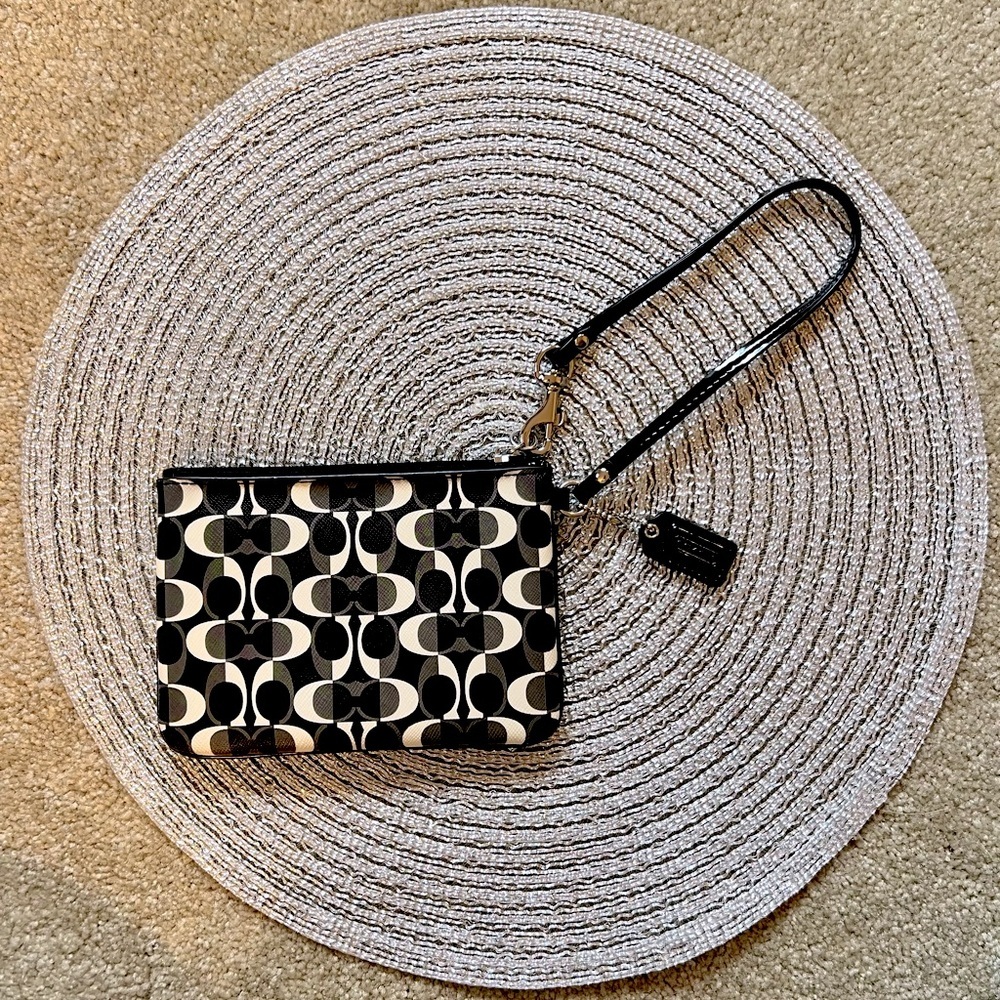 *Like New* Coach Black and White Patterned Wristlet - Picture 4 of 8